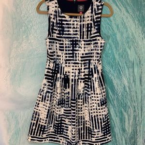 ✨Vince Camuto dress- size 10 (fit and flare)